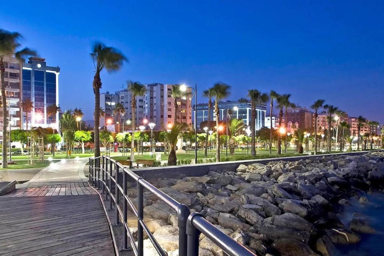 לימסול Sea Front & City Center, Amazing Sea View מראה חיצוני תמונה