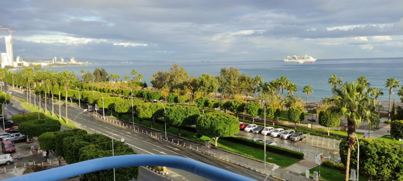 לימסול Sea Front & City Center, Amazing Sea View מראה חיצוני תמונה