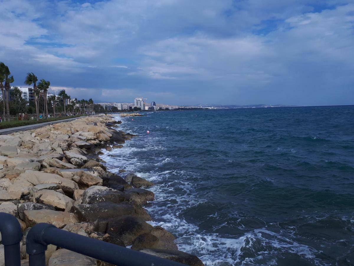 לימסול Sea Front & City Center, Amazing Sea View מראה חיצוני תמונה